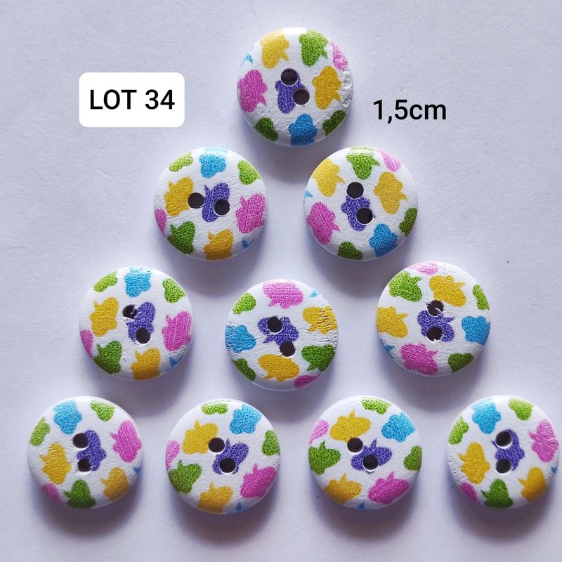 10 boutons en bois peinture LOT 34