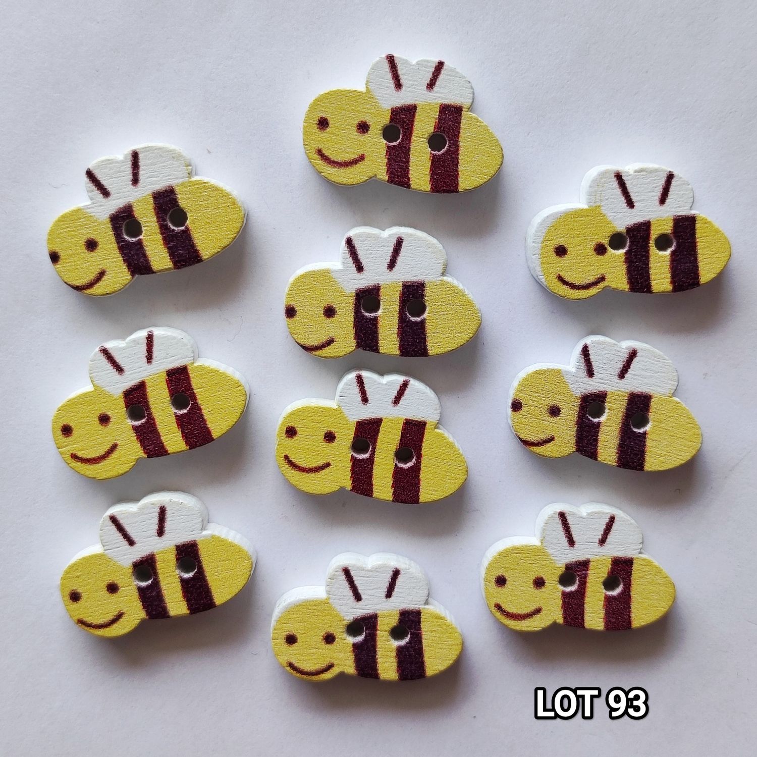 10 boutons en bois abeilles LOT 93