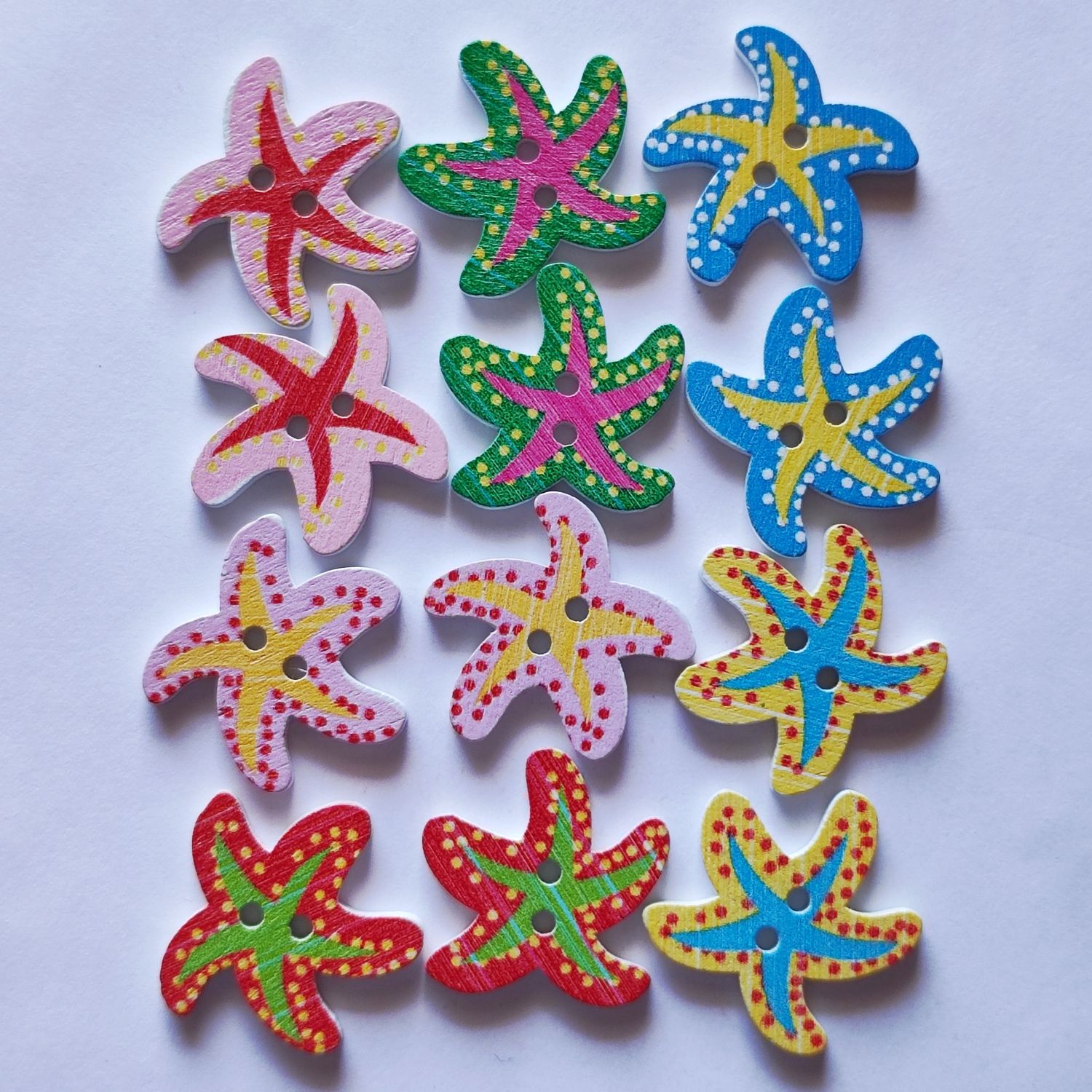 12 boutons en bois étoile de mer LOT 107