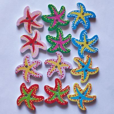 12 boutons en bois étoile de mer LOT 107