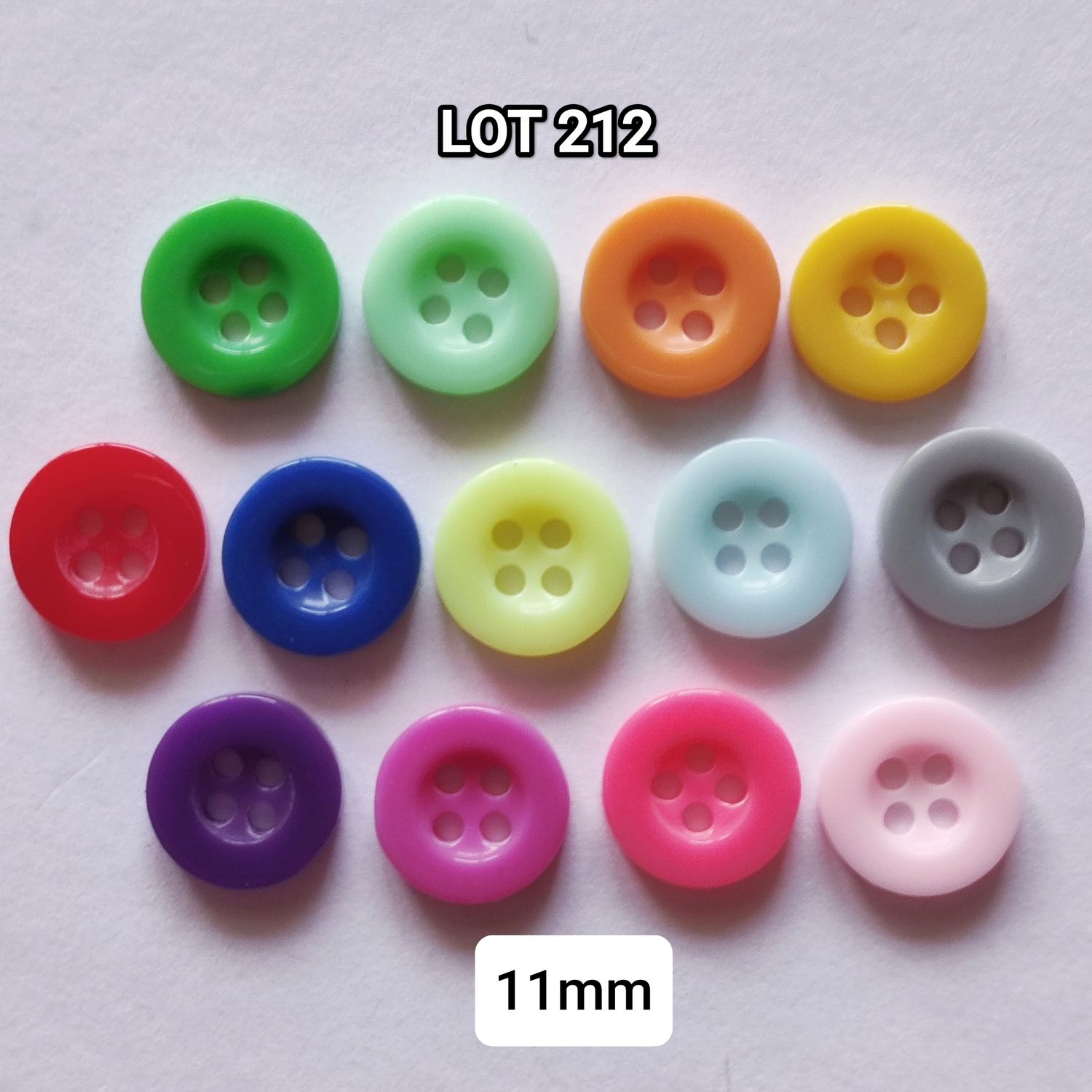 10 boutons en résine 11mm LOT 212 (choisissez vos couleurs)