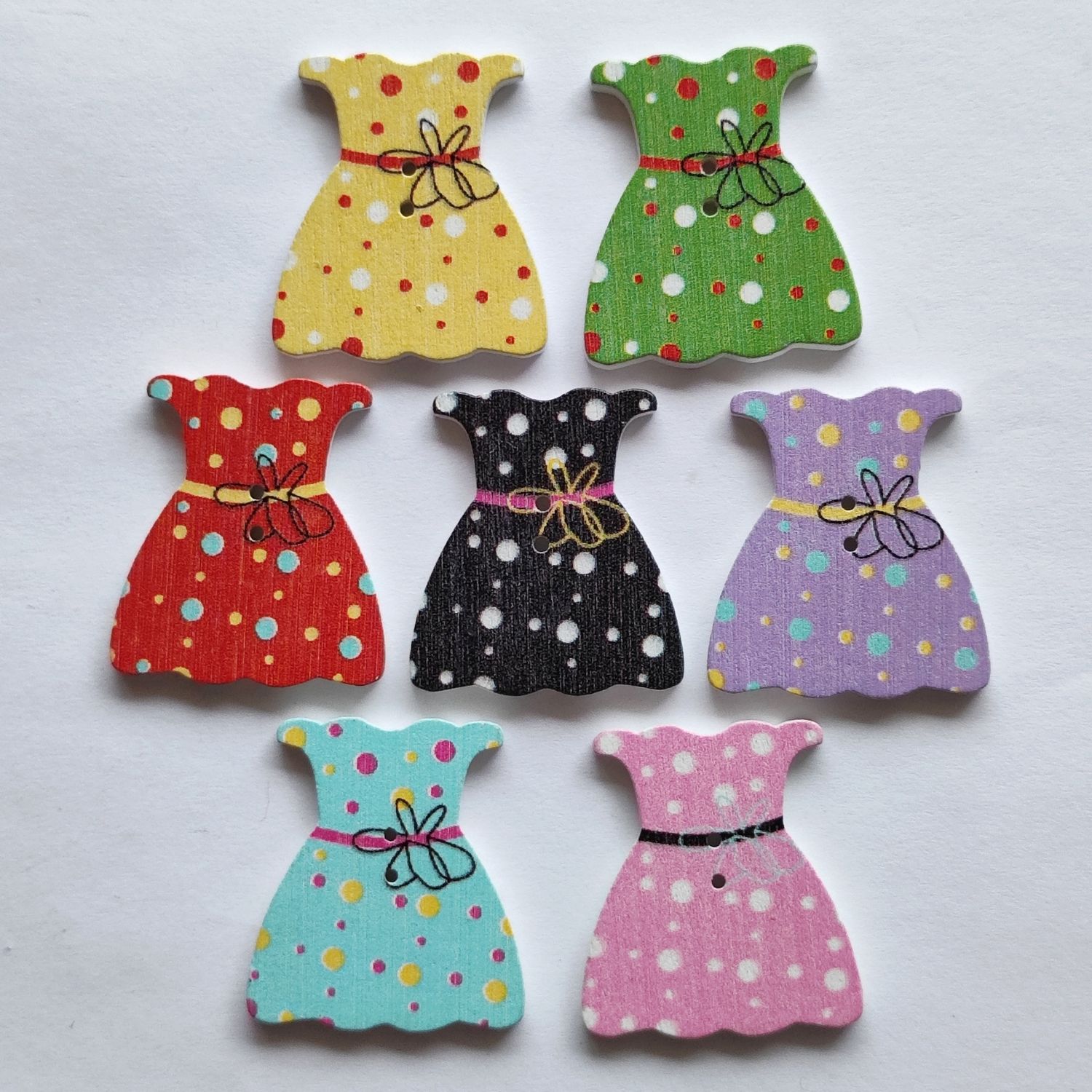 7 boutons en bois robe LOT 84