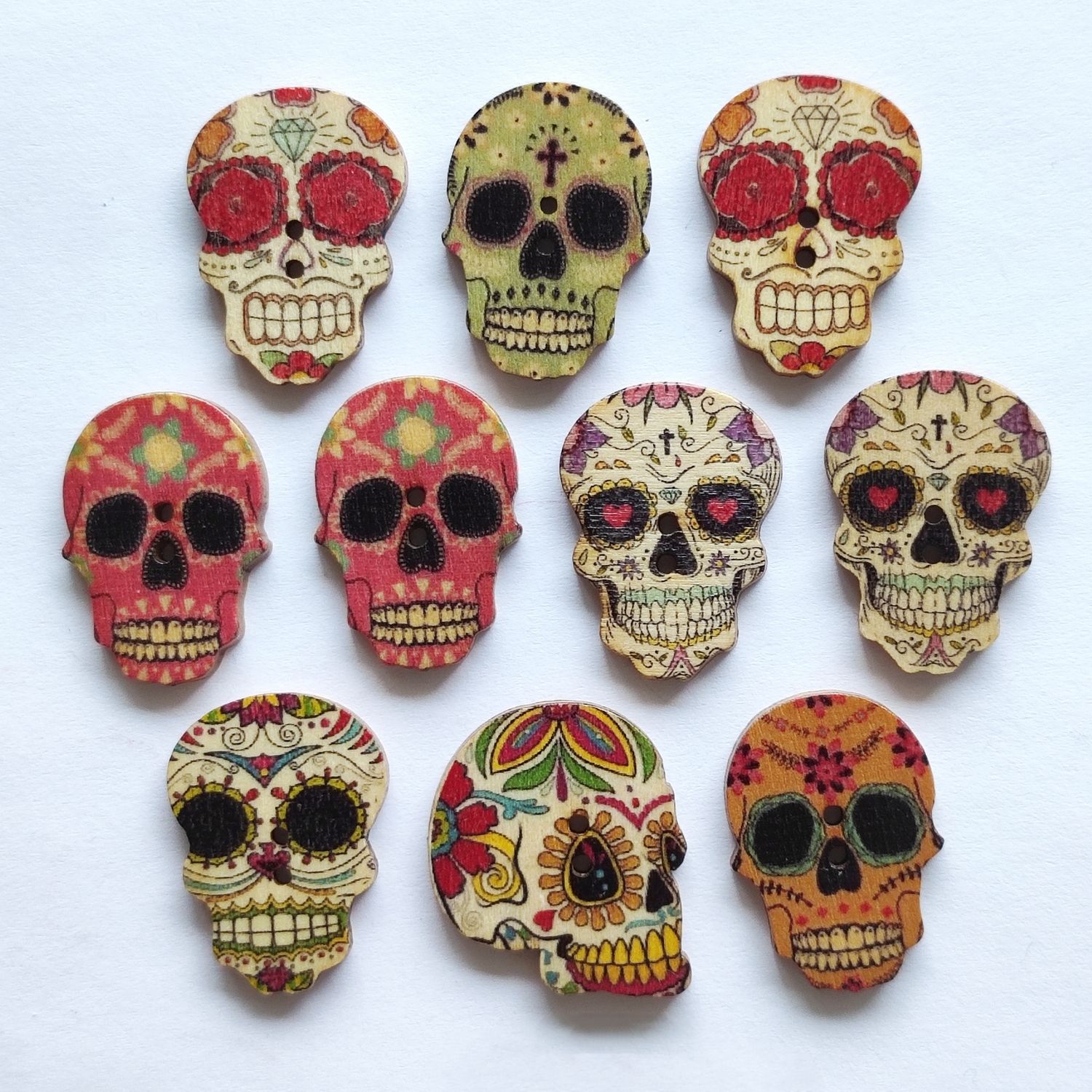 10 boutons en bois tête de mort LOT 112 (choisissez vos modèles)