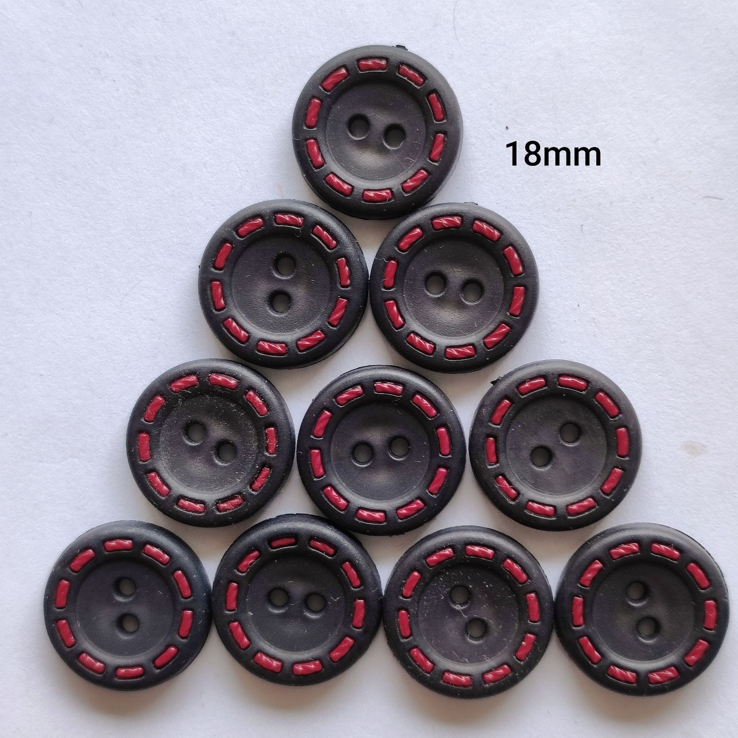 10 boutons acrylique noir et rouge LOT 9