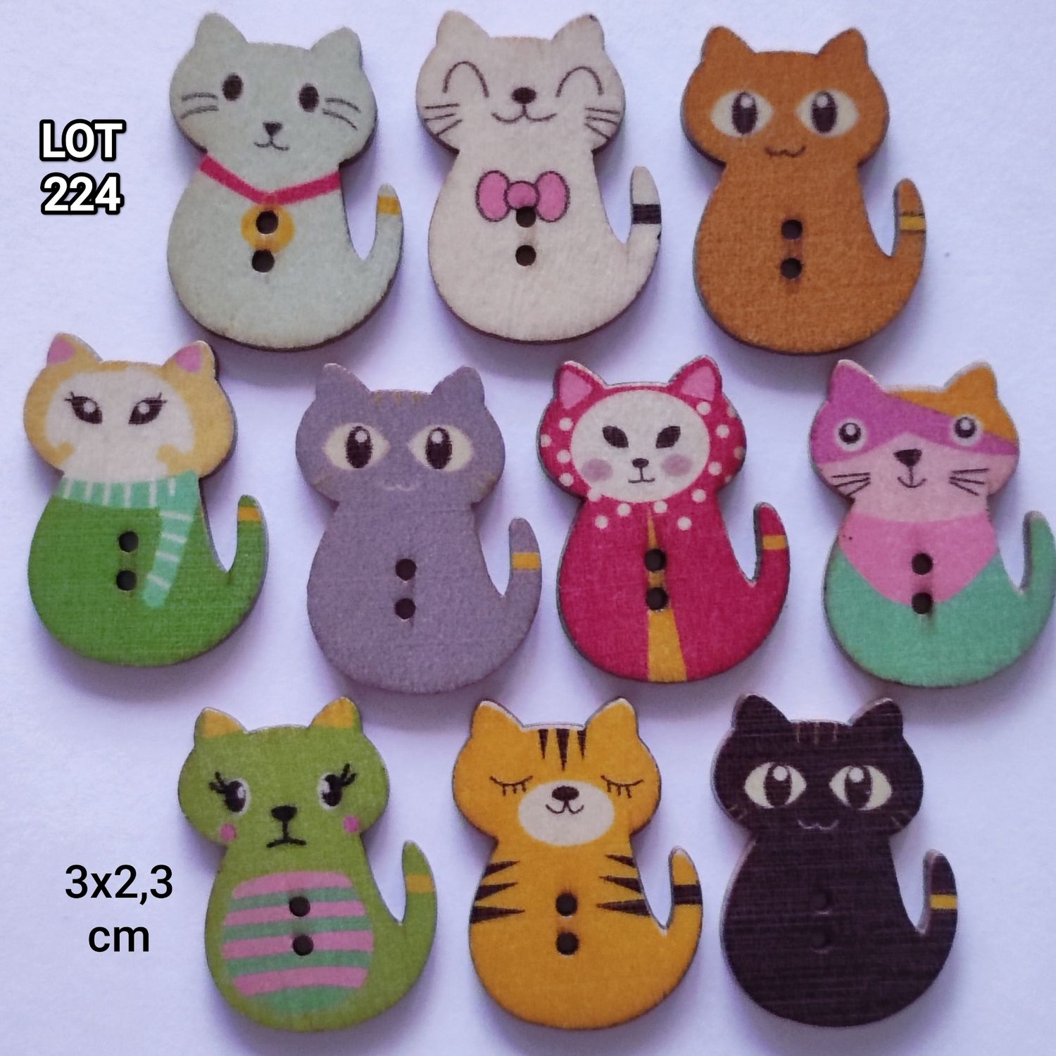 10 boutons en bois chat LOT 224