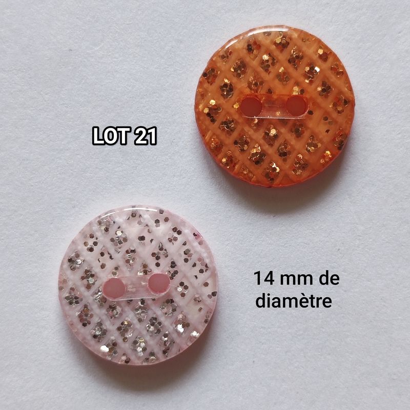 9 boutons 14mm avec points dorés/argentés LOT 21