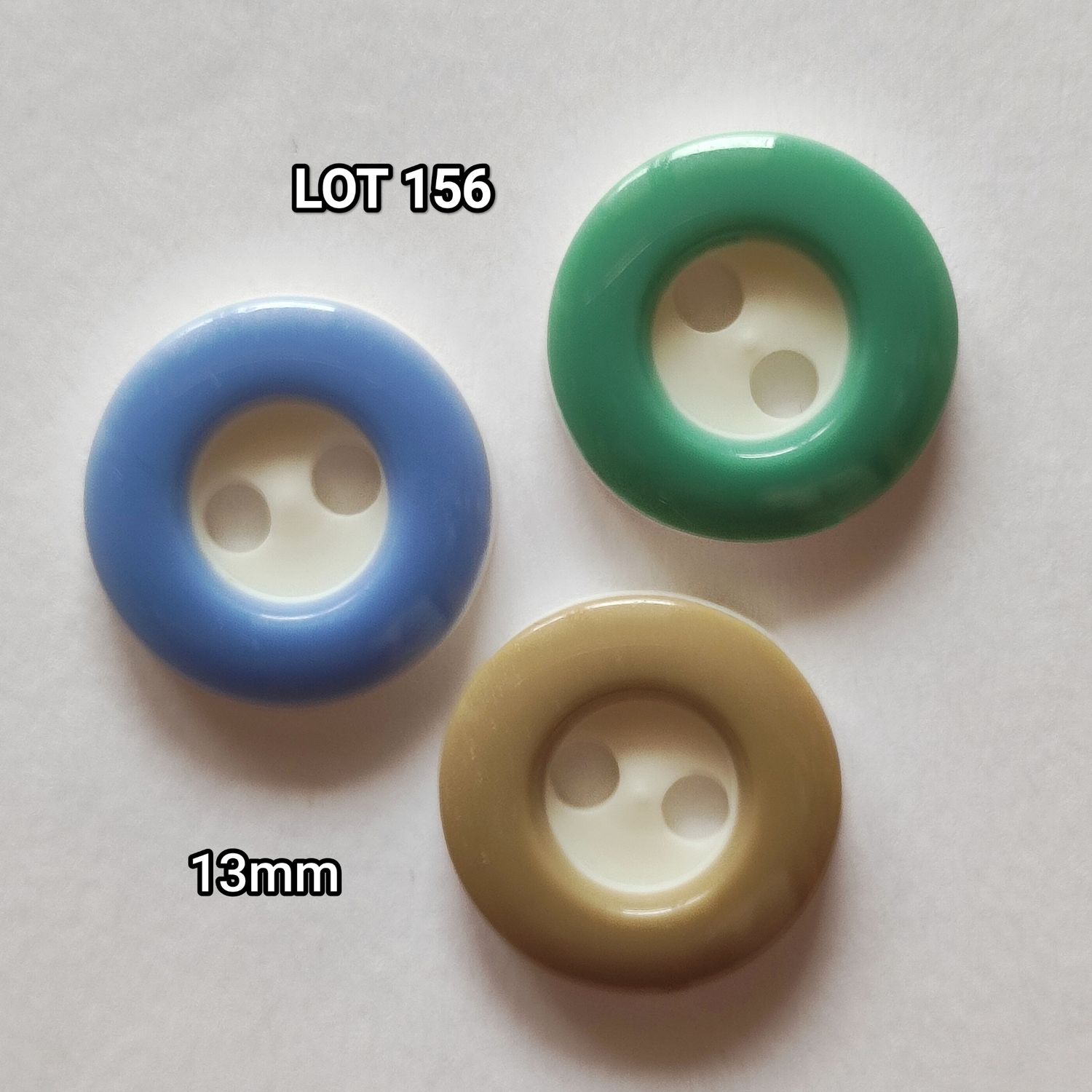 10 boutons 1,3cm LOT 156