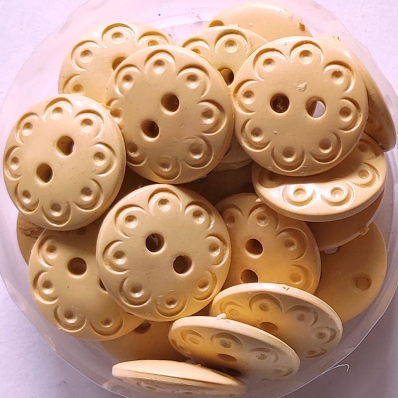 10 boutons beige 1,5cm LOT 38