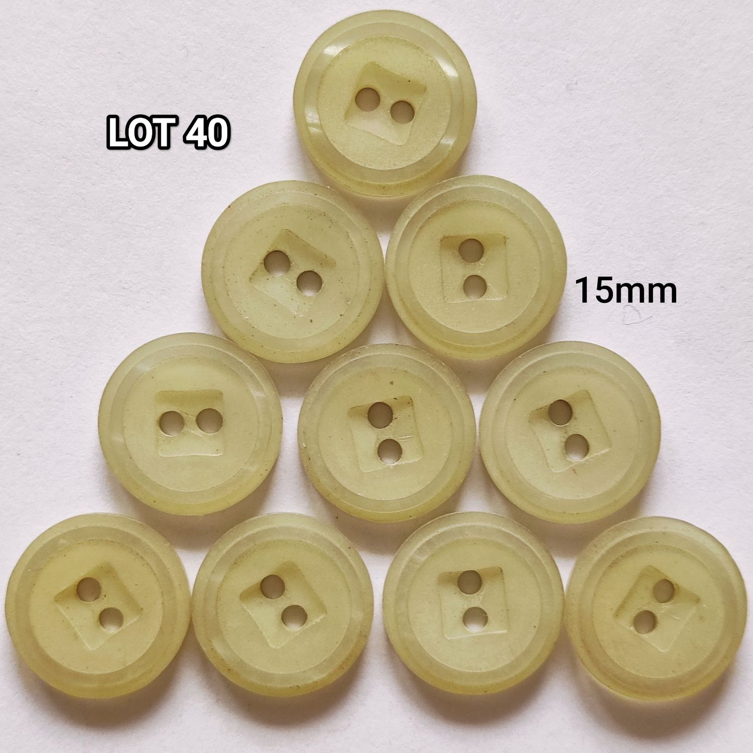 10 boutons jaune 1,5cm LOT 40