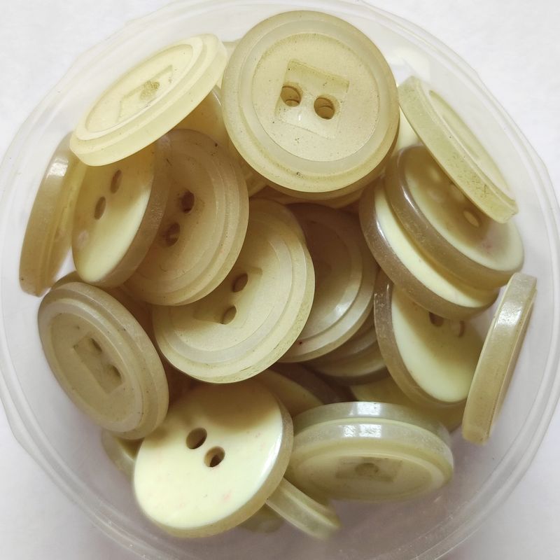 10 boutons jaune 1,5cm LOT 40