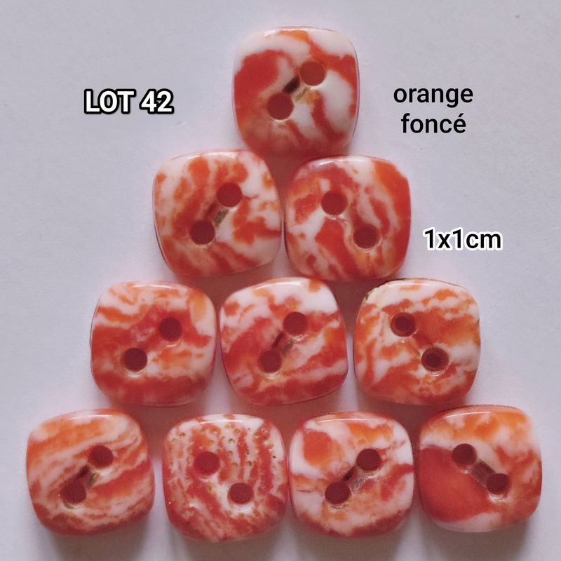 10 boutons carré orange foncé 1cm LOT 42