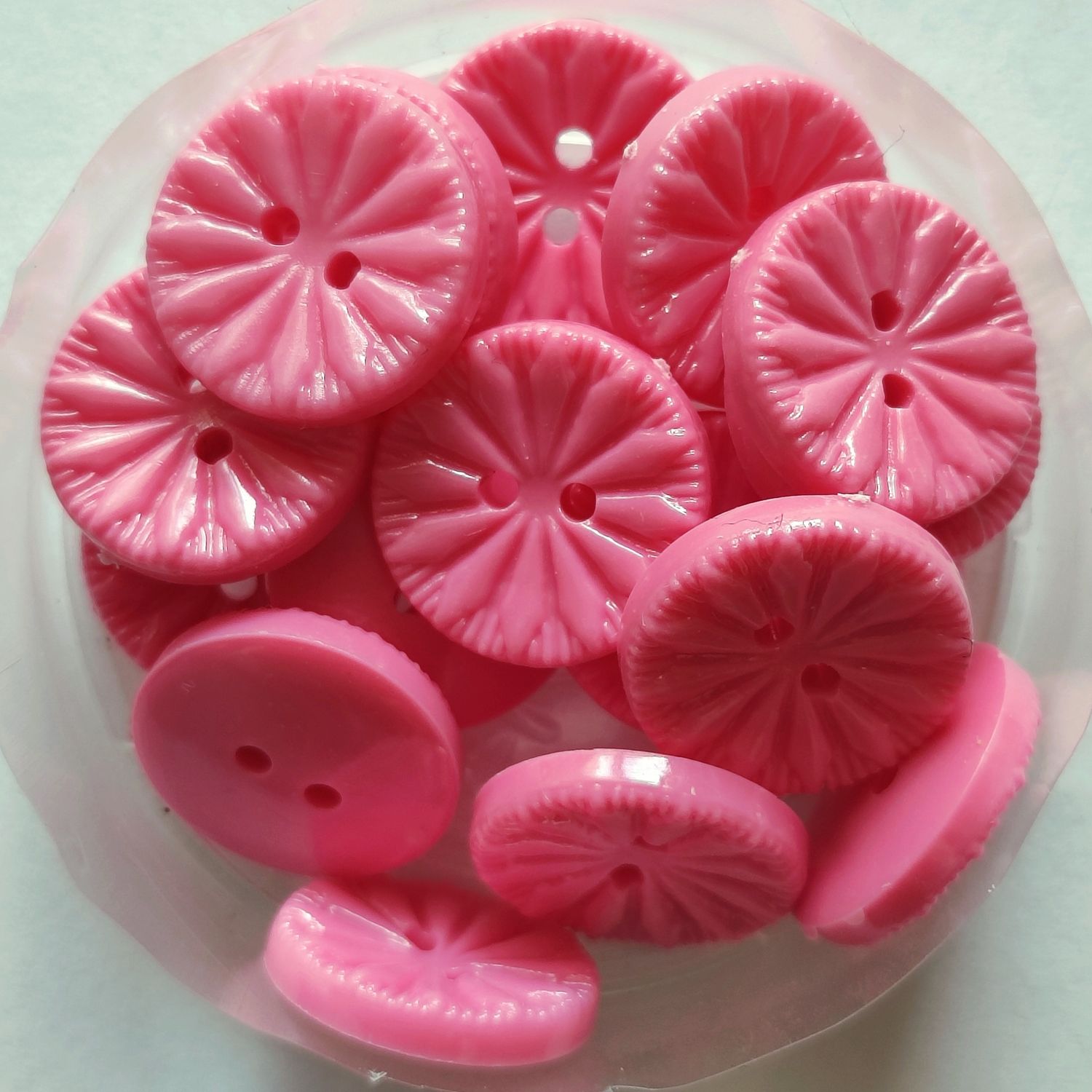 10 boutons rose foncé 1,5cm LOT 161