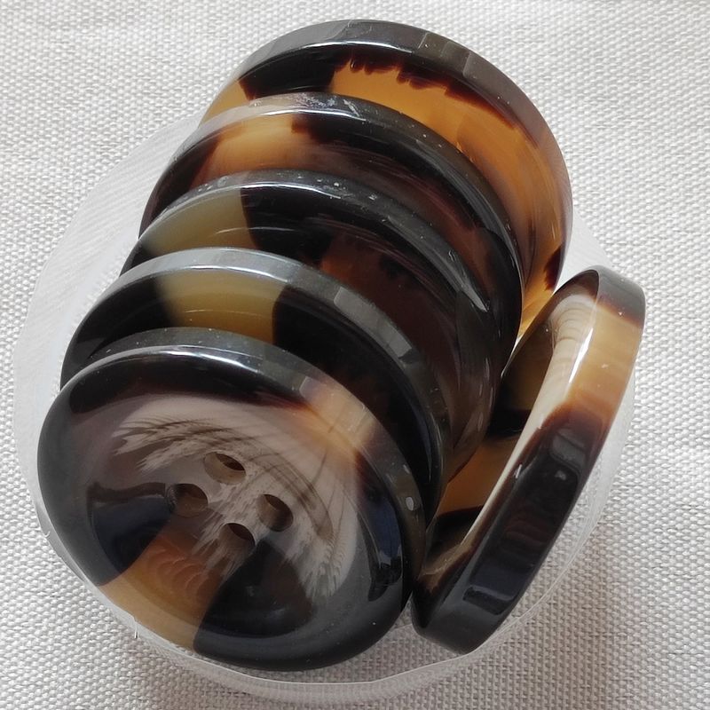 10 grands boutons résine 3 cm