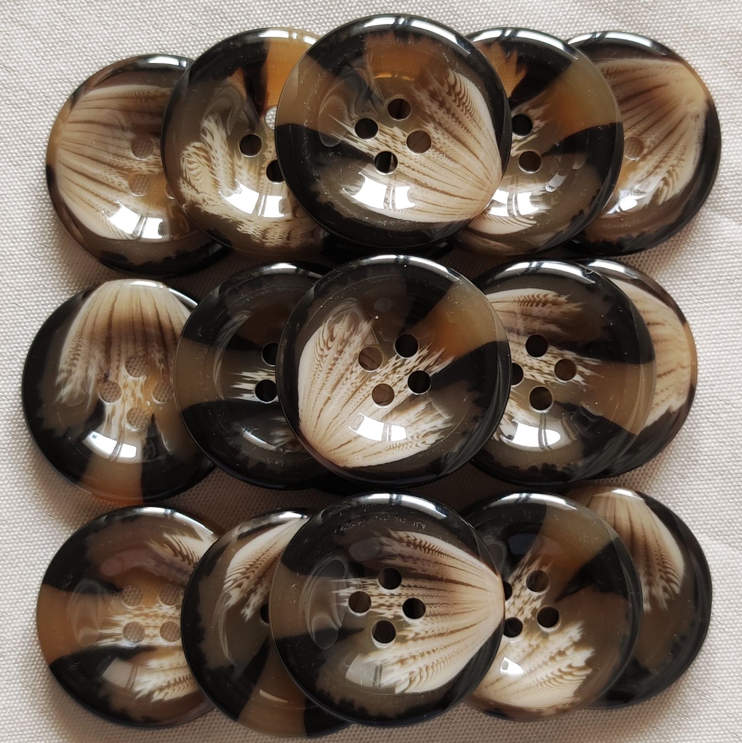 10 grands boutons résine 3 cm