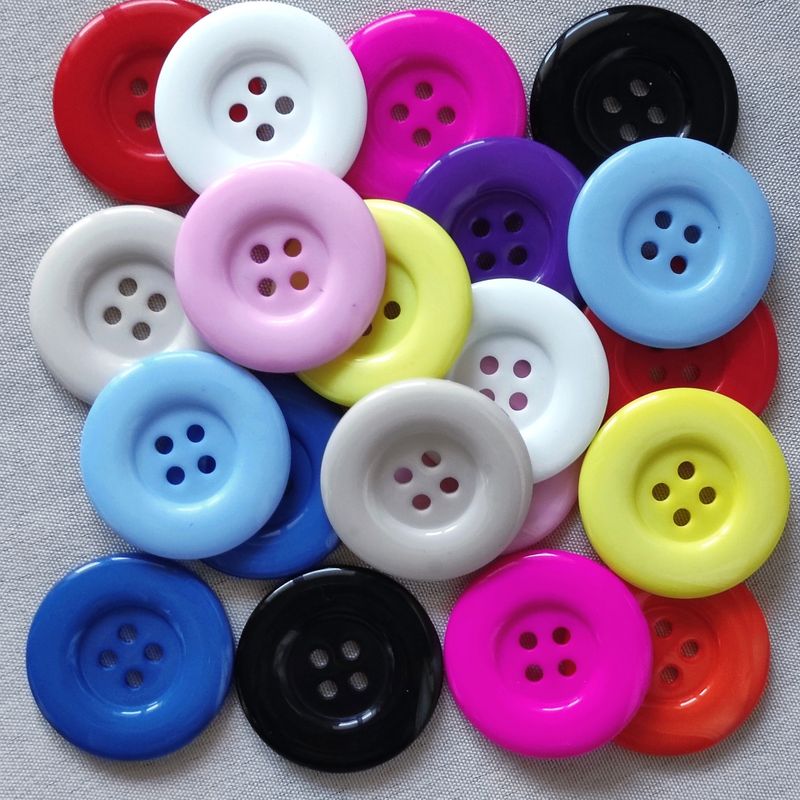 Grands boutons en résine 3,4cm (choisissez vos couleurs)