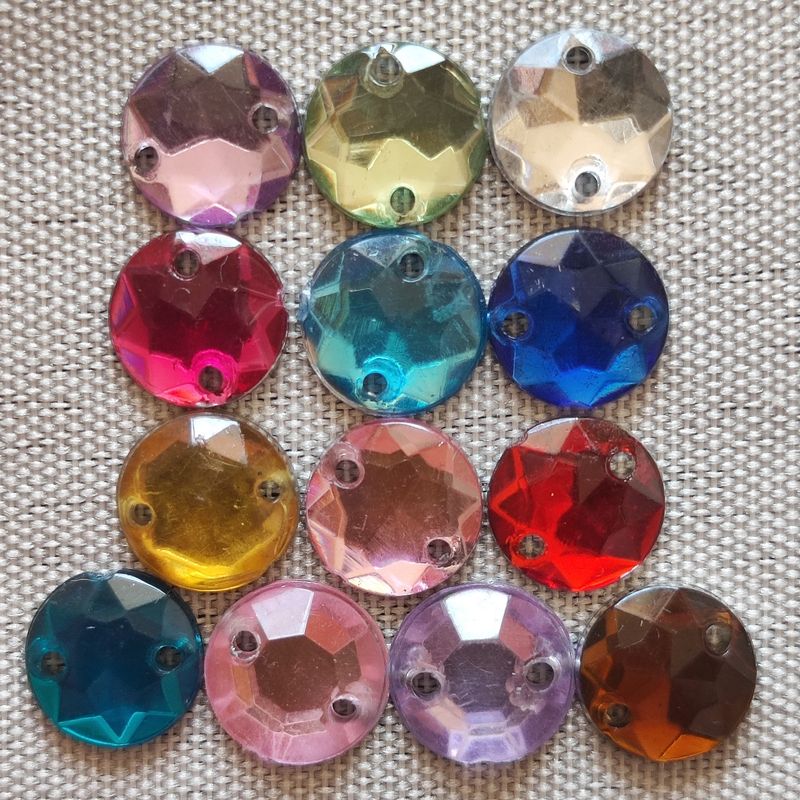 130 strass acrylique colorés 8mm 
