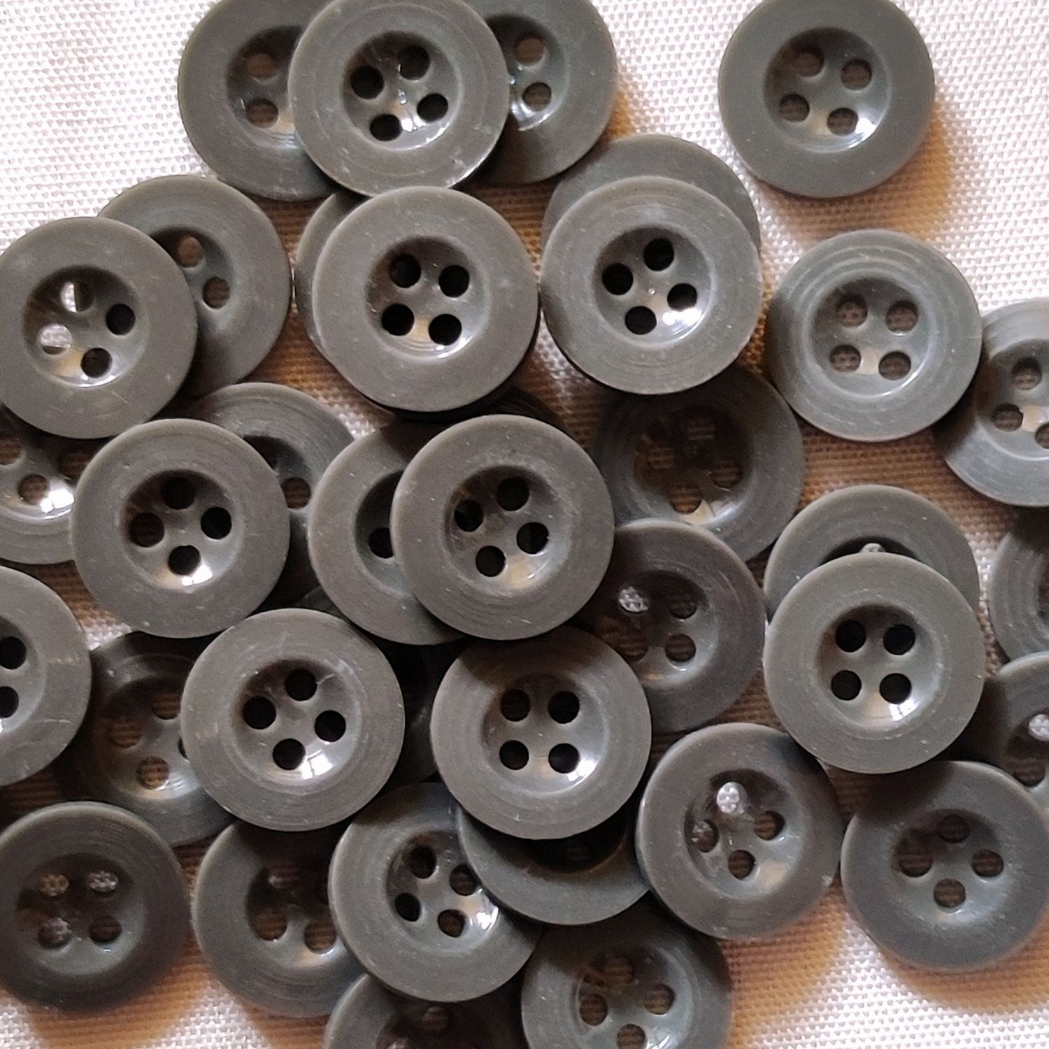 10 bouton gris foncé acrylique 14mm LOT 48
