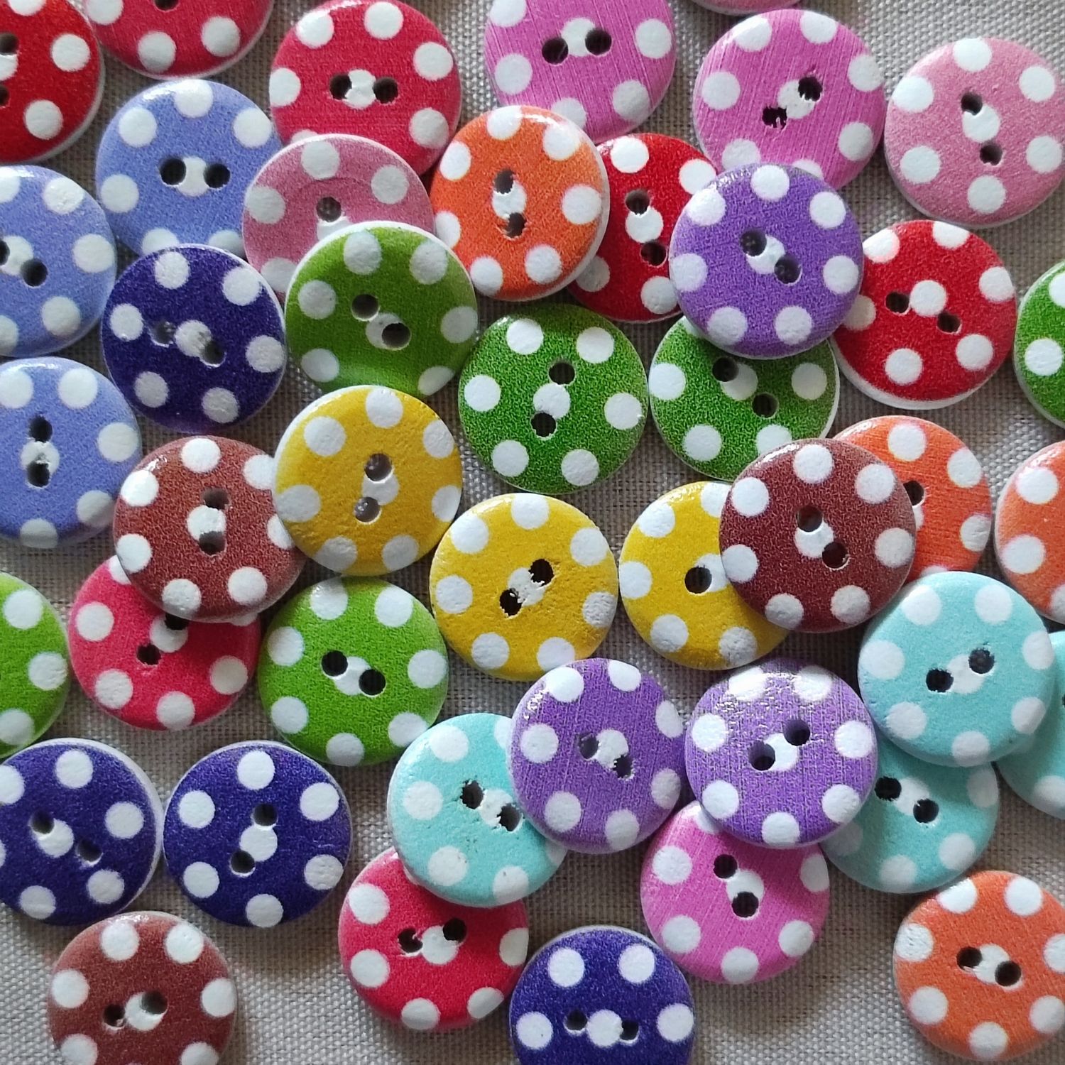 10 boutons en bois à pois LOT 246 (choisissez vos couleurs)