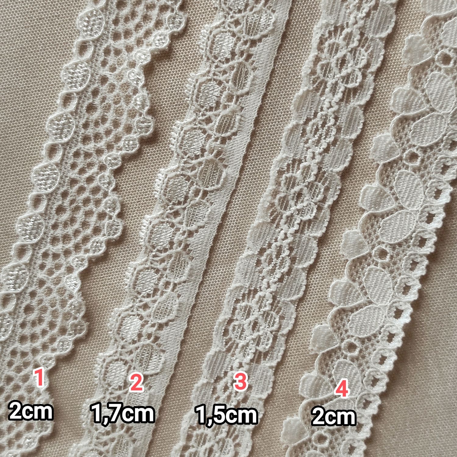 Petite dentelle extensible blanc cassé (choisissez vos modèles)