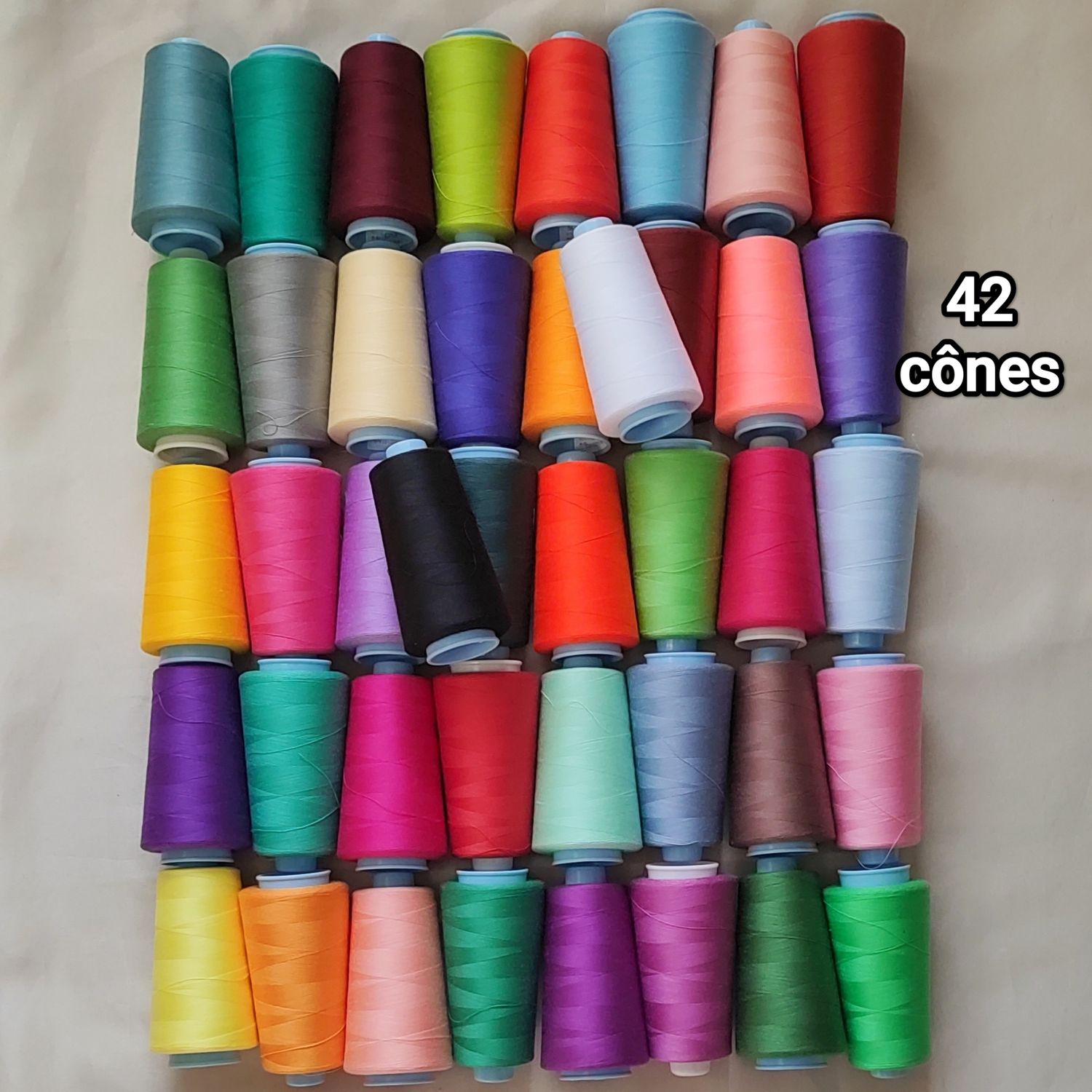 Lot 42 cônes 100% polyester