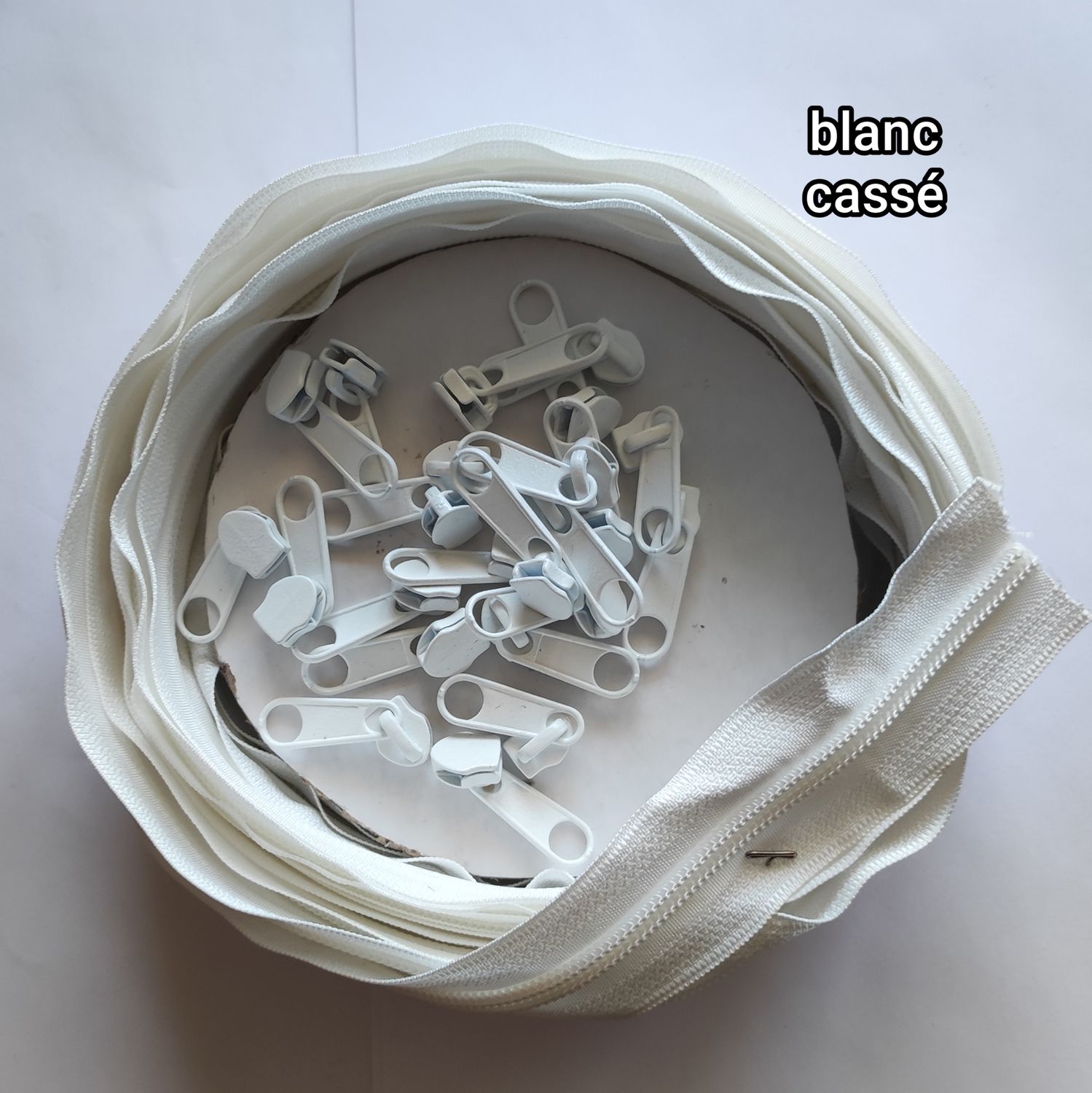 1 mètre fermeture zip #5 + 3 curseurs (choisissez parmi 44 couleurs)