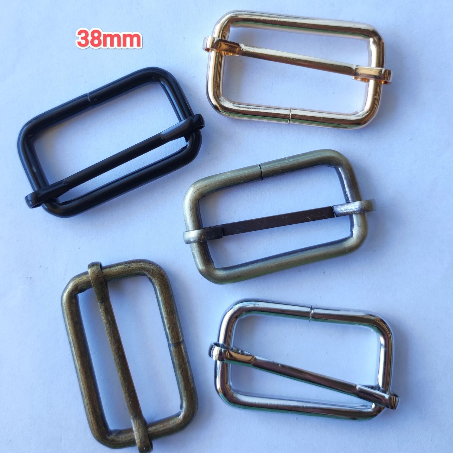 Boucle coulissante 38mm ép. 4.7mm (choisissez vos couleurs) Boucle coulissante 38mm ép. 4.7mm (choisissez vos couleurs)