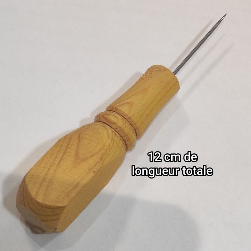 Poinçon 12 cm manche en bois Poinçon 12 cm manche en bois