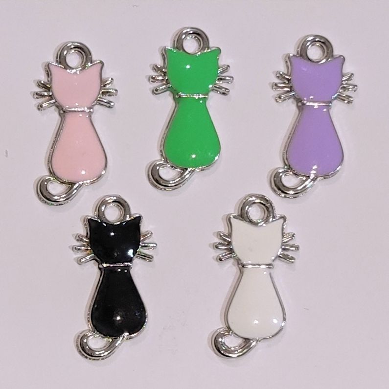 Pendentif chat fond argenté (choisissez vos couleurs)