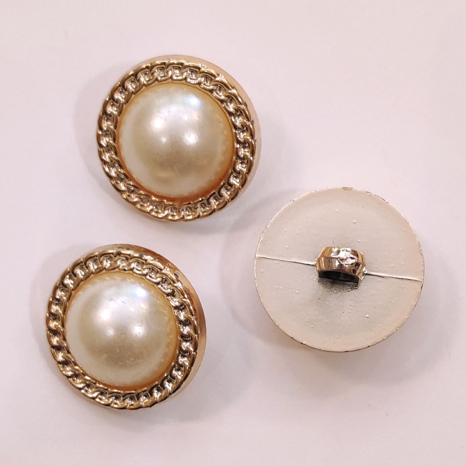 Bouton avec perles 21mm