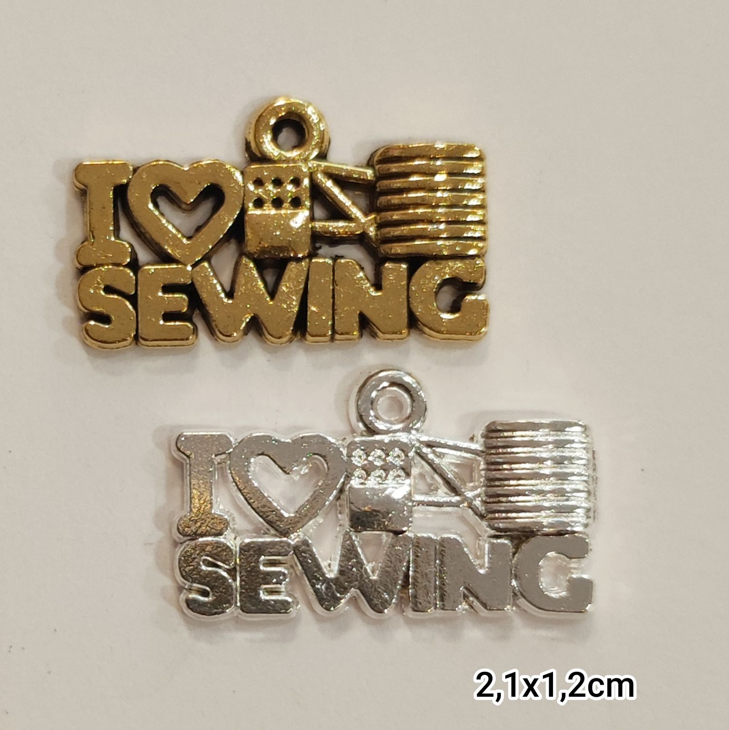 Pendentif j'aime coudre (choisissez vos couleurs)