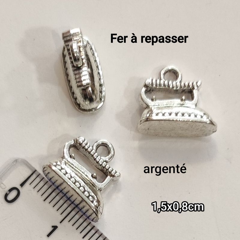 Pendentif fer à repasser 