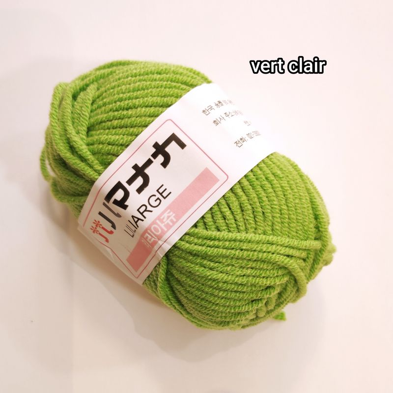 25g Pelote en coton lait vert clair taille 3