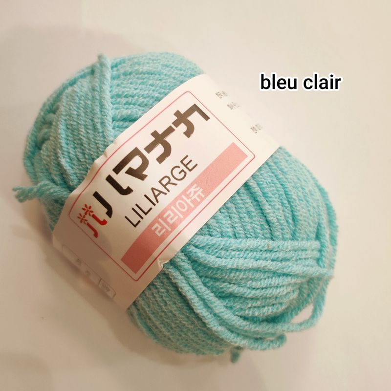25g Pelote en coton lait bleu clair taille 3