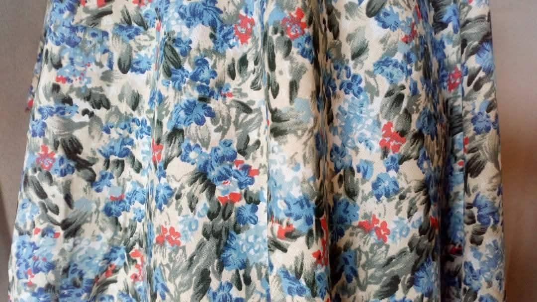 Tissus fleuri 100% coton biologique bleu