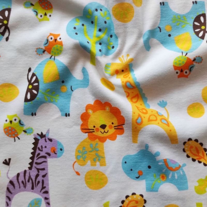 Tissus imprimé 100% coton jersey motif jungle