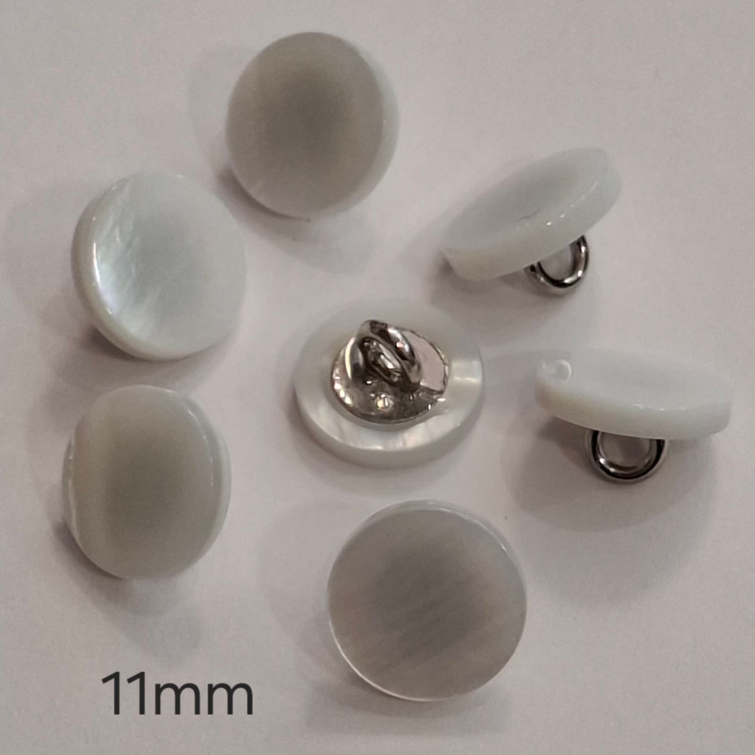 Bouton à tige en nacre 11mm