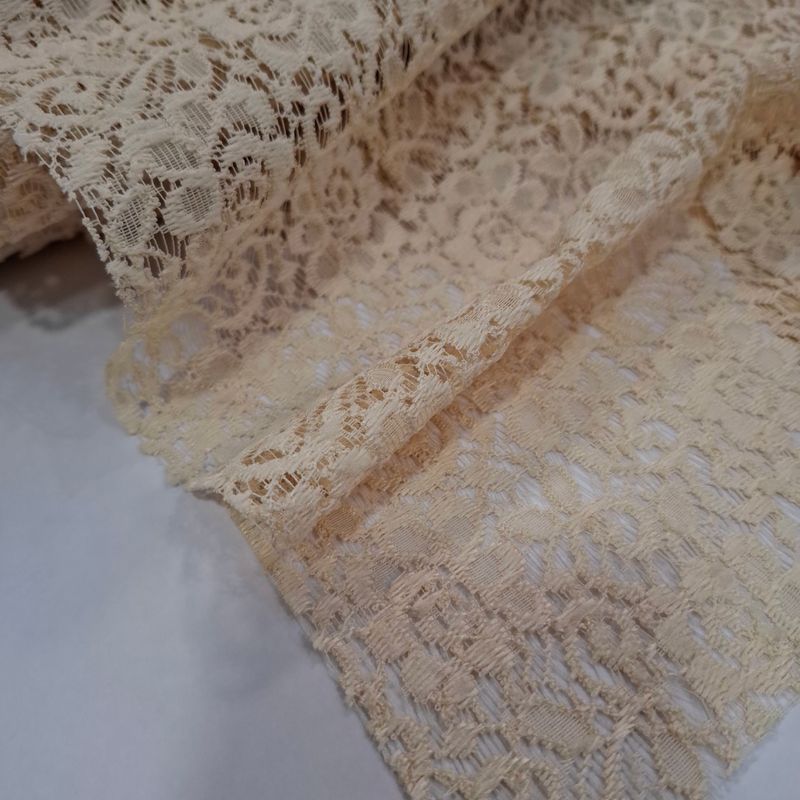 Dentelle beige non extensible au mètre