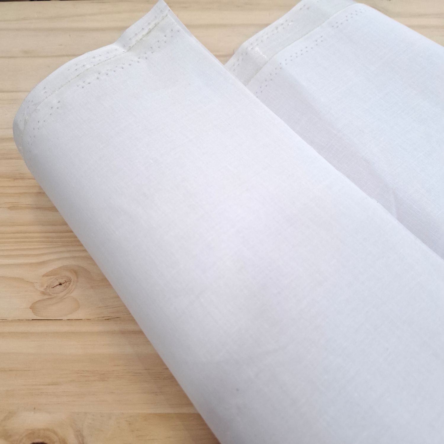 Entoilage rigide thermocollant vendu au mètre 
