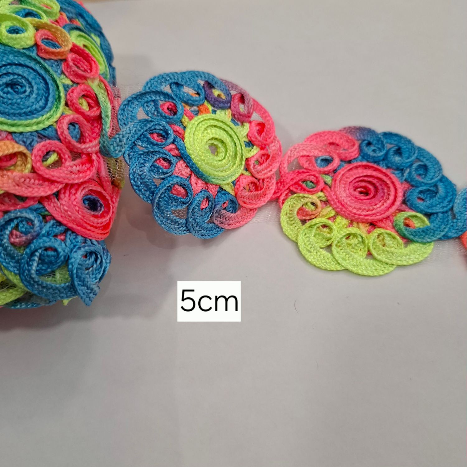 Galon coloré fleurs 5cm
