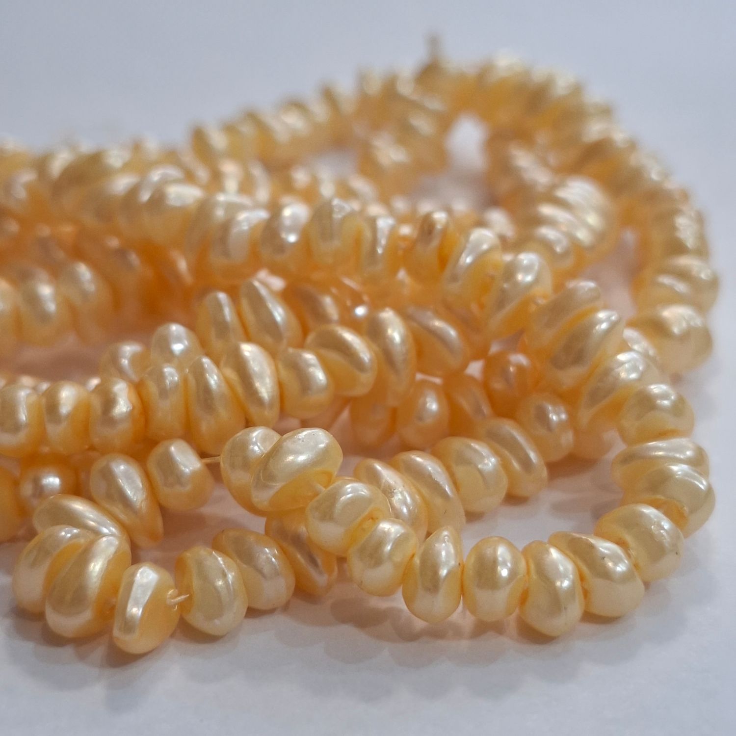 150 perles acryliques pêche clair nacré 