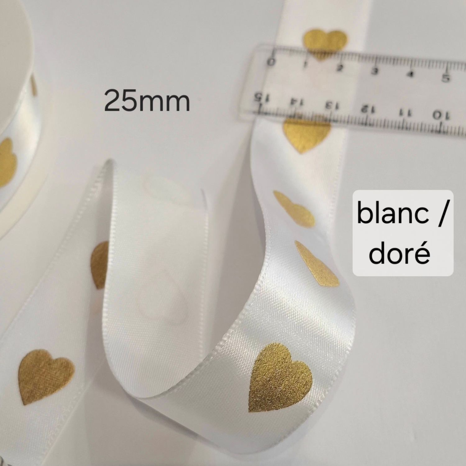 Ruban coeur satin 25mm blanc / doré