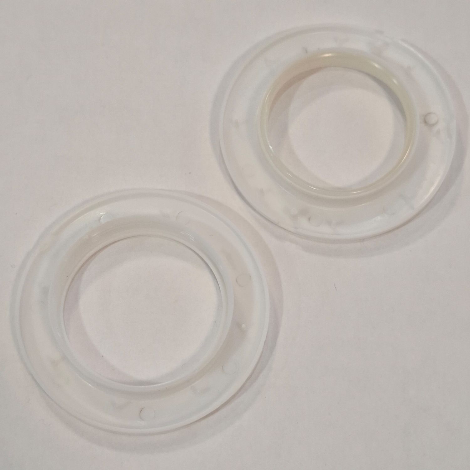 Anneau oeillet 4cm clipsable (4 couleurs)