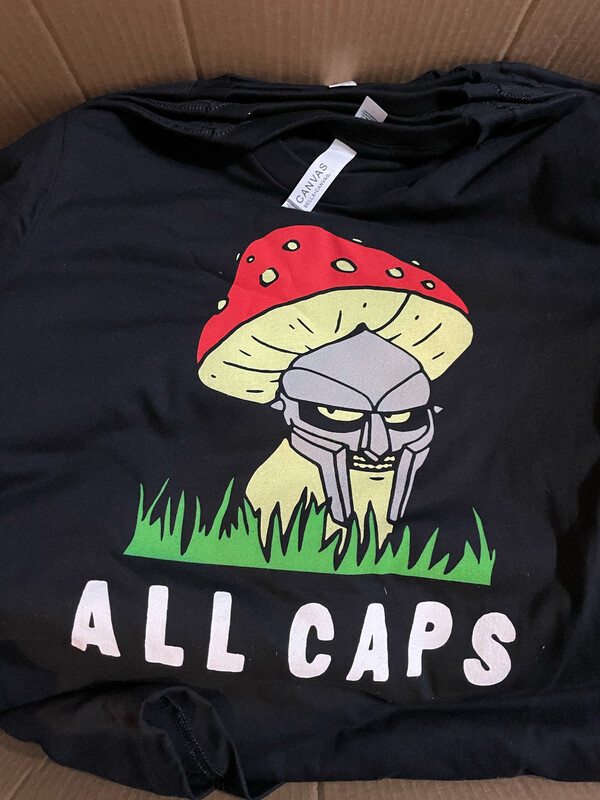 ALL CAPS T-Shirt - 2XL