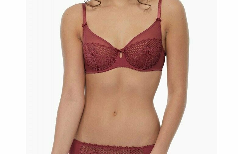 LOVABLE ROMANTIC LACE