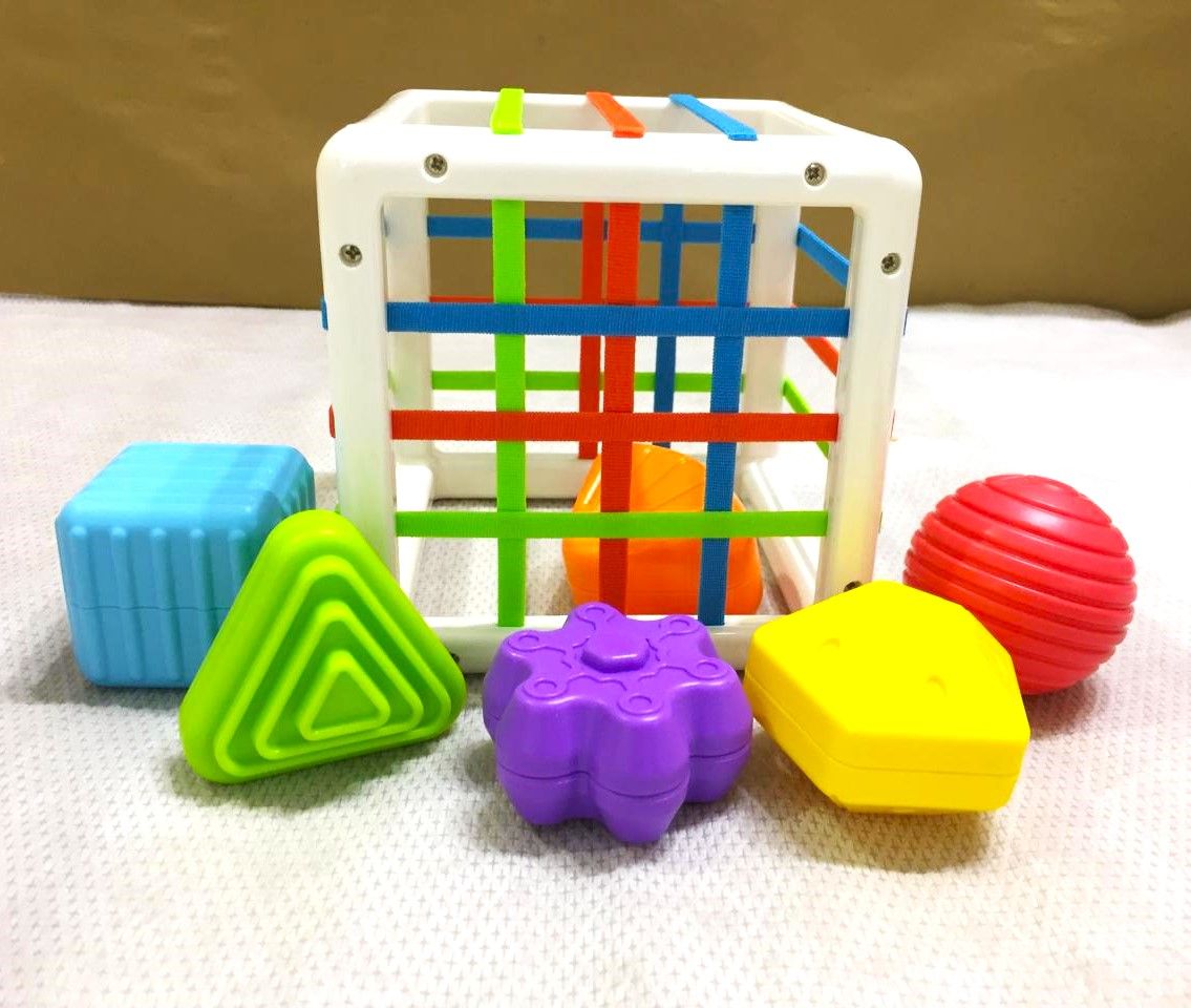 Colorful Cube (IPCC104)- استعارة فقط لأعضاء نادى اى بى ويف للعلوم و التكنولوجيا (6-18شهر)