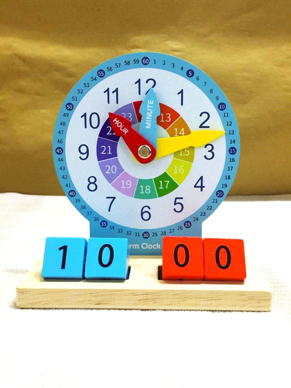 Digital Clock  (IPCD135)- استعارة فقط لأعضاء نادى اى بى ويف للعلوم و التكنولوجيا (4-8years)