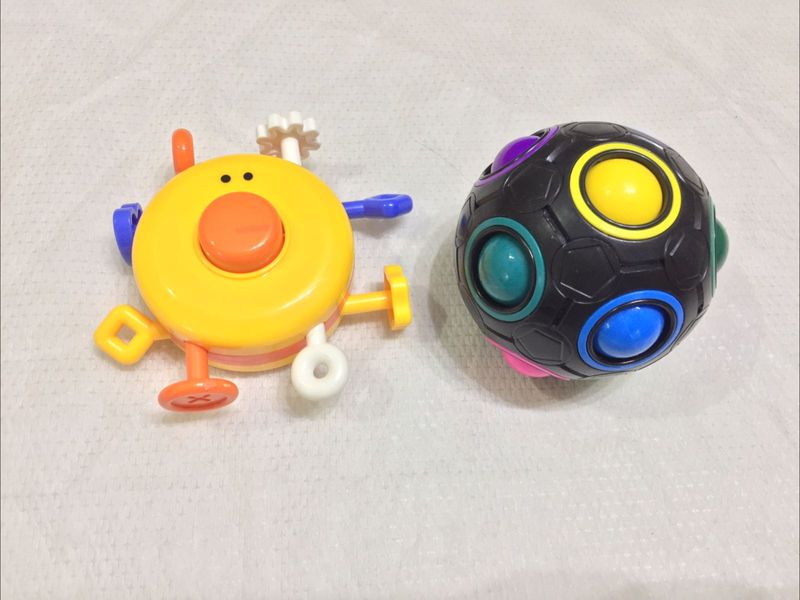Fine Motor Skills Baby Spin Toys (IPCT142)- استعارة فقط لأعضاء نادى اى بى ويف للعلوم و التكنولوجيا (6m-3years)