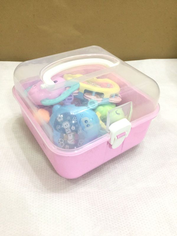 Kids Rattle Playset Assorted (IPCR150)+ باس ويف استعارة فقط لأعضاء نادى اى بى ويف للعلوم و التكنولوجيا (6m-3years)