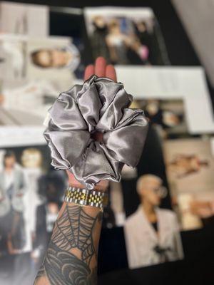 ‘SMOKE’ SCRUNCHIE (MAXI)