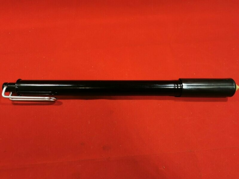 Luftpumpe-Schwarz-mit-Schlauch-36-5cm-von-Adler-Zuendapp-BMW-EMW-R35-R12-usw mit Plastikgriff